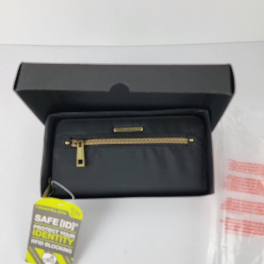 NWT Travelon RFID Security Wristlet Wallet - Anti-Theft Travel Clutch Black
